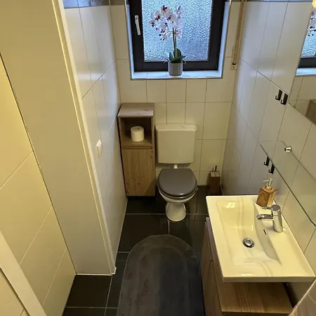 Moderne Nahe Fuer 4 Personen Daire