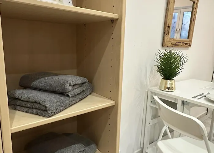 Moderne Nahe Fuer 4 Personen