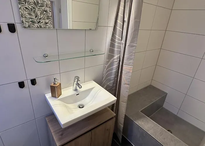 Moderne Nahe Fuer 4 Personen マインツ